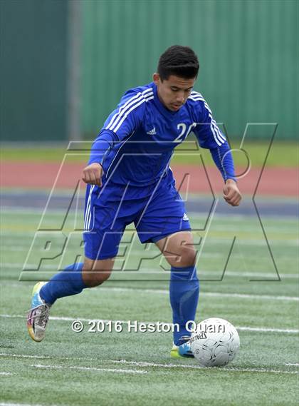 Thumbnail 3 in Saddleback Valley Christian vs. Fillmore (CIF-SS D7 Final) photogallery.