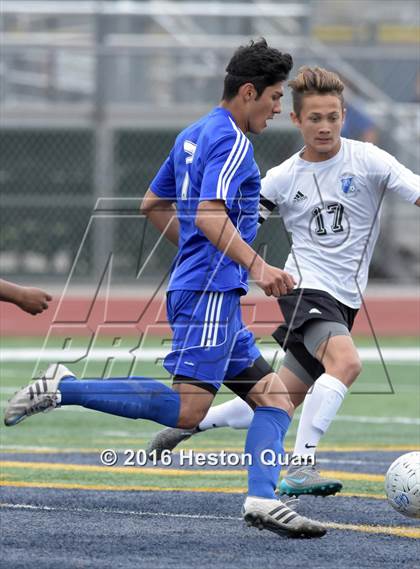 Thumbnail 2 in Saddleback Valley Christian vs. Fillmore (CIF-SS D7 Final) photogallery.