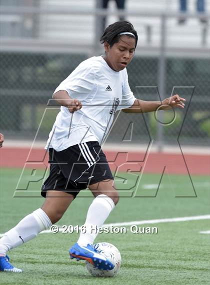 Thumbnail 1 in Saddleback Valley Christian vs. Fillmore (CIF-SS D7 Final) photogallery.