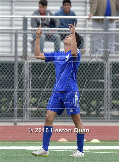 Thumbnail 3 in Saddleback Valley Christian vs. Fillmore (CIF-SS D7 Final) photogallery.