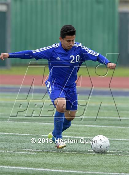 Thumbnail 1 in Saddleback Valley Christian vs. Fillmore (CIF-SS D7 Final) photogallery.