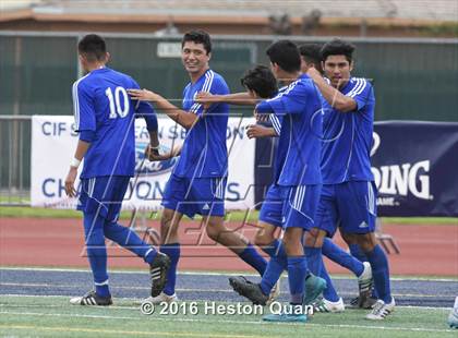 Thumbnail 2 in Saddleback Valley Christian vs. Fillmore (CIF-SS D7 Final) photogallery.