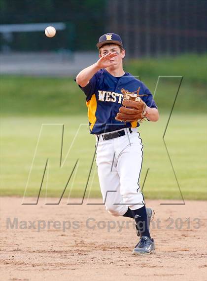 Thumbnail 3 in Weston vs. Notre Dame-Fairfield (SWC Semifinal) photogallery.