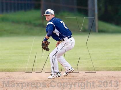 Thumbnail 2 in Weston vs. Notre Dame-Fairfield (SWC Semifinal) photogallery.