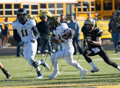 Thumbnail 3 in Big Spring vs Stephenville (UIL 3A D1 Regional Playoff) photogallery.
