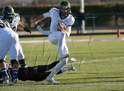 Thumbnail 2 in Big Spring vs Stephenville (UIL 3A D1 Regional Playoff) photogallery.