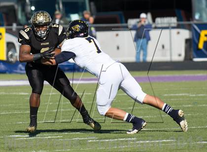 Thumbnail 3 in Big Spring vs Stephenville (UIL 3A D1 Regional Playoff) photogallery.