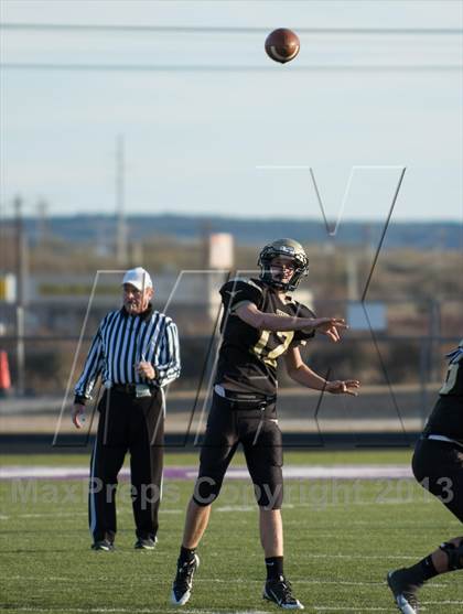 Thumbnail 3 in Big Spring vs Stephenville (UIL 3A D1 Regional Playoff) photogallery.