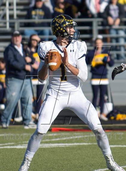 Thumbnail 3 in Big Spring vs Stephenville (UIL 3A D1 Regional Playoff) photogallery.