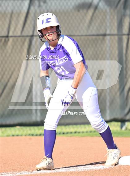 Thumbnail 3 in Northwest Christian vs. Scottsdale Christian Academy (Senior Night) photogallery.