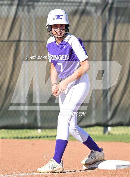 Thumbnail 3 in Northwest Christian vs. Scottsdale Christian Academy (Senior Night) photogallery.