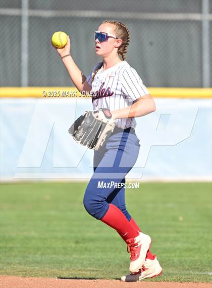 Thumbnail 3 in Northwest Christian vs. Scottsdale Christian Academy (Senior Night) photogallery.