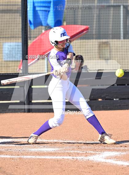 Thumbnail 3 in Northwest Christian vs. Scottsdale Christian Academy (Senior Night) photogallery.