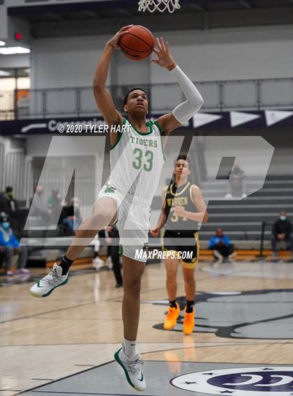 Thumbnail 3 in Indianapolis Crispus Attucks vs. Warren Central (Sneakers for Santa Shootout) photogallery.