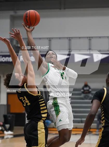 Thumbnail 3 in Indianapolis Crispus Attucks vs. Warren Central (Sneakers for Santa Shootout) photogallery.