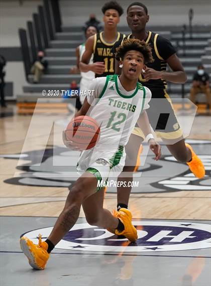 Thumbnail 1 in Indianapolis Crispus Attucks vs. Warren Central (Sneakers for Santa Shootout) photogallery.