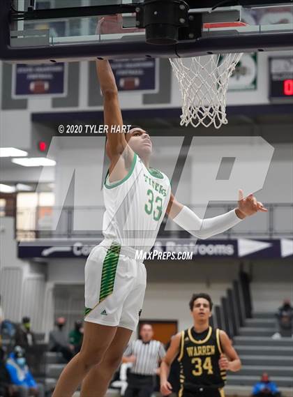 Thumbnail 2 in Indianapolis Crispus Attucks vs. Warren Central (Sneakers for Santa Shootout) photogallery.