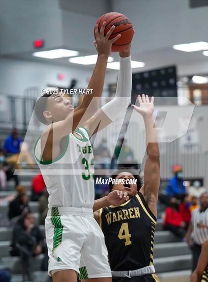 Thumbnail 2 in Indianapolis Crispus Attucks vs. Warren Central (Sneakers for Santa Shootout) photogallery.