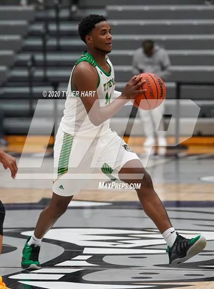 Thumbnail 3 in Indianapolis Crispus Attucks vs. Warren Central (Sneakers for Santa Shootout) photogallery.