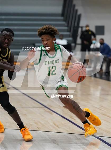 Thumbnail 1 in Indianapolis Crispus Attucks vs. Warren Central (Sneakers for Santa Shootout) photogallery.