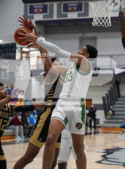 Thumbnail 2 in Indianapolis Crispus Attucks vs. Warren Central (Sneakers for Santa Shootout) photogallery.