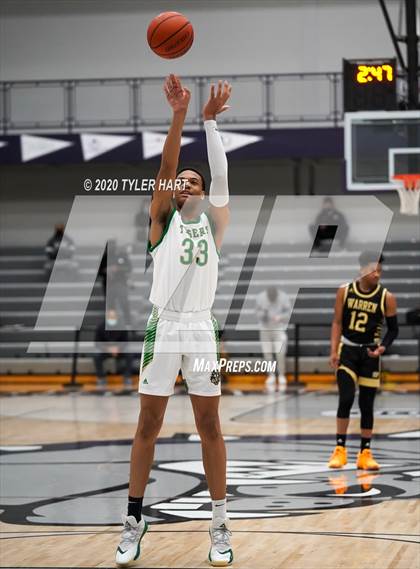 Thumbnail 3 in Indianapolis Crispus Attucks vs. Warren Central (Sneakers for Santa Shootout) photogallery.