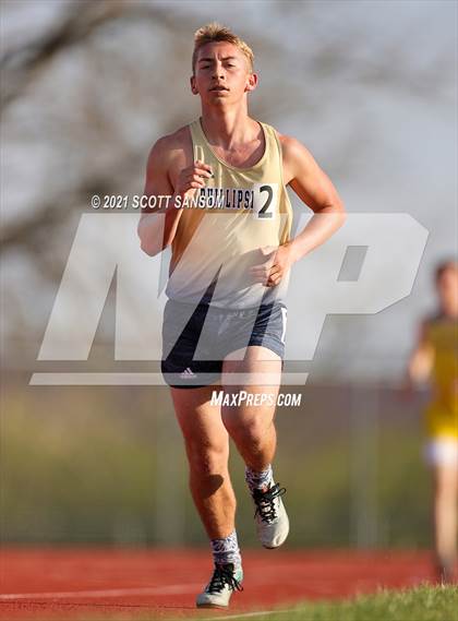 Thumbnail 1 in Phillipsburg Invitational Track Meet photogallery.