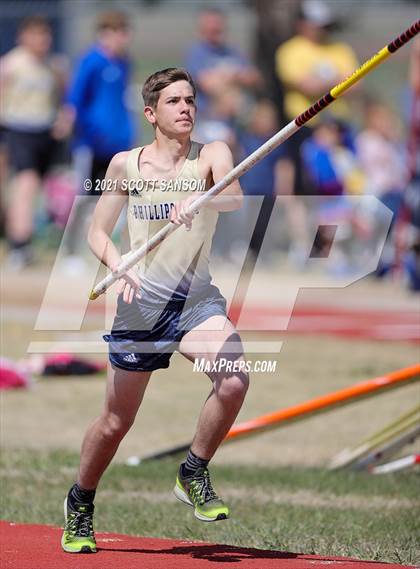 Thumbnail 3 in Phillipsburg Invitational Track Meet photogallery.
