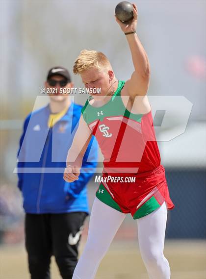 Thumbnail 3 in Phillipsburg Invitational Track Meet photogallery.