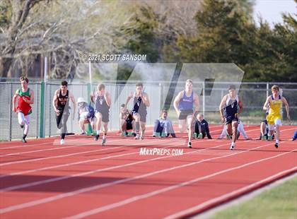 Thumbnail 1 in Phillipsburg Invitational Track Meet photogallery.