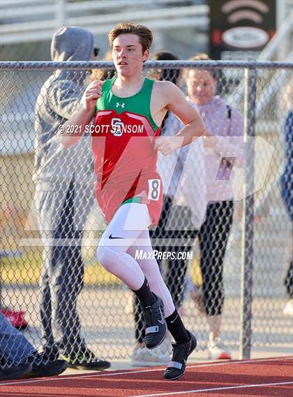 Thumbnail 2 in Phillipsburg Invitational Track Meet photogallery.