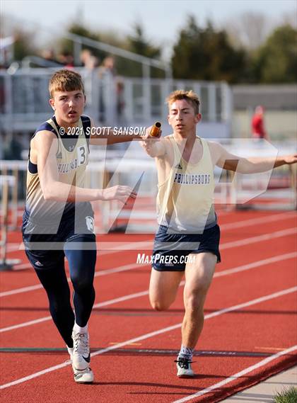 Thumbnail 2 in Phillipsburg Invitational Track Meet photogallery.