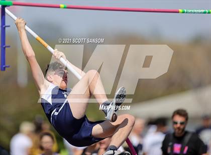 Thumbnail 1 in Phillipsburg Invitational Track Meet photogallery.