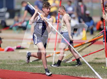 Thumbnail 3 in Phillipsburg Invitational Track Meet photogallery.