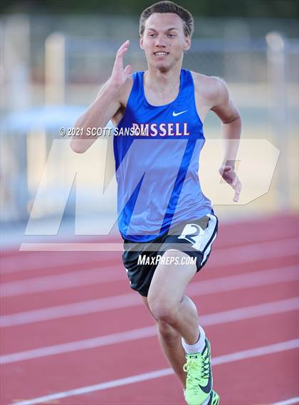 Thumbnail 3 in Phillipsburg Invitational Track Meet photogallery.