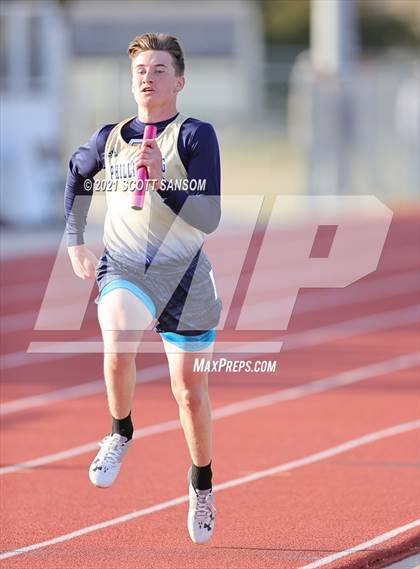 Thumbnail 3 in Phillipsburg Invitational Track Meet photogallery.