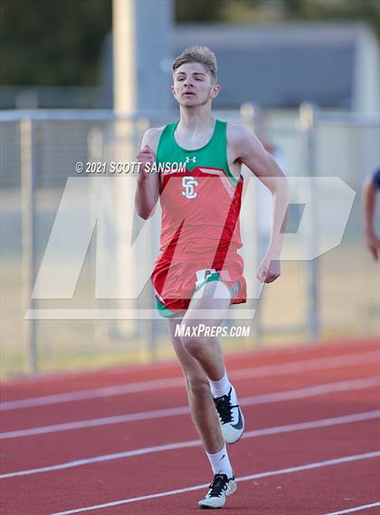 Thumbnail 2 in Phillipsburg Invitational Track Meet photogallery.