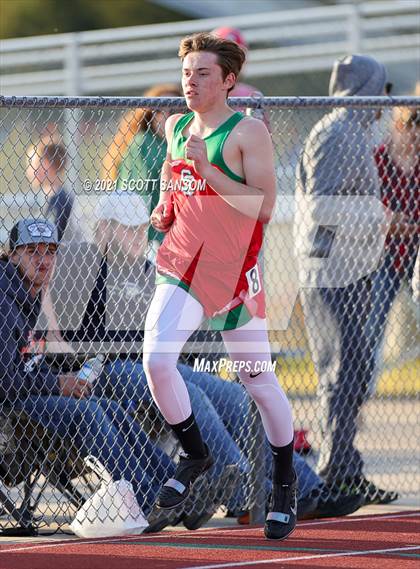 Thumbnail 3 in Phillipsburg Invitational Track Meet photogallery.