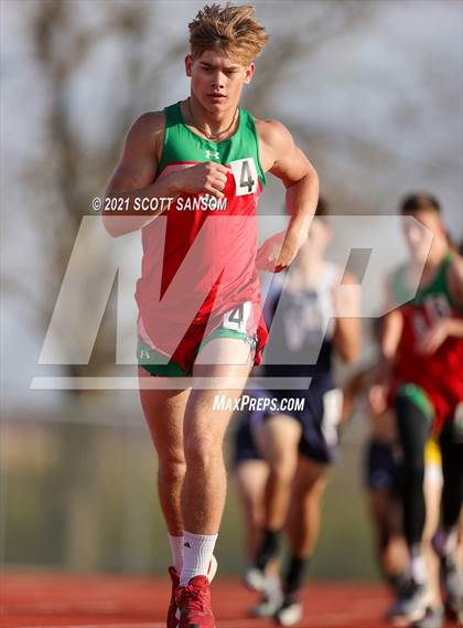 Thumbnail 3 in Phillipsburg Invitational Track Meet photogallery.