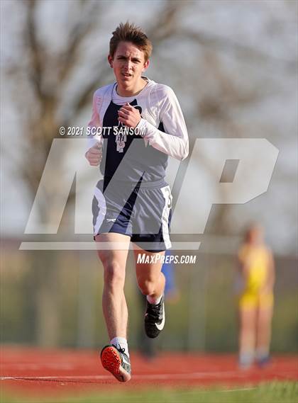 Thumbnail 3 in Phillipsburg Invitational Track Meet photogallery.