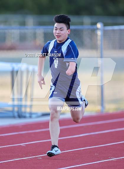 Thumbnail 1 in Phillipsburg Invitational Track Meet photogallery.