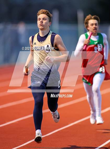 Thumbnail 3 in Phillipsburg Invitational Track Meet photogallery.