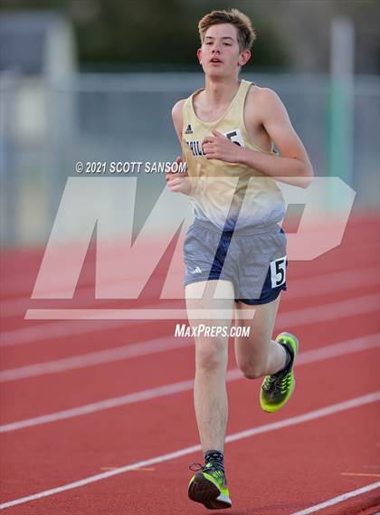 Thumbnail 2 in Phillipsburg Invitational Track Meet photogallery.