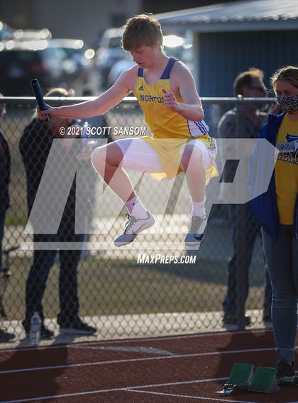 Thumbnail 3 in Phillipsburg Invitational Track Meet photogallery.