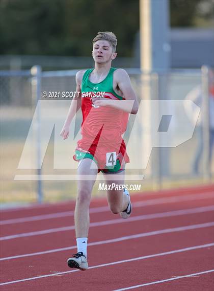 Thumbnail 3 in Phillipsburg Invitational Track Meet photogallery.