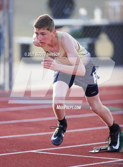 Thumbnail 2 in Phillipsburg Invitational Track Meet photogallery.