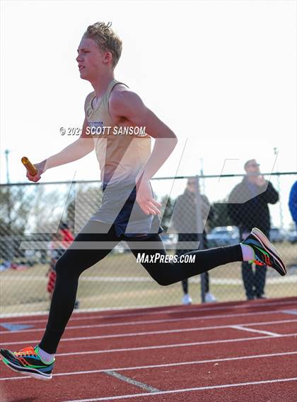 Thumbnail 1 in Phillipsburg Invitational Track Meet photogallery.
