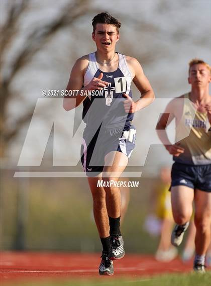 Thumbnail 3 in Phillipsburg Invitational Track Meet photogallery.