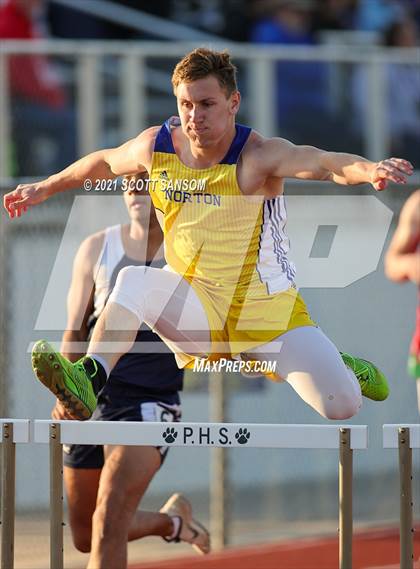 Thumbnail 2 in Phillipsburg Invitational Track Meet photogallery.