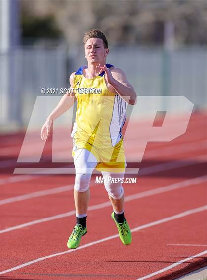 Thumbnail 1 in Phillipsburg Invitational Track Meet photogallery.
